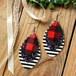 Cargar imagen en el visor de la galería, 3 Layered Plaid and Sequin Christmas Leather Earrings
