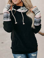 Cargar imagen en el visor de la galería, Black Long Sleeve Floral-Print Boho Sweatshirt
