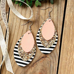 Cargar imagen en el visor de la galería, 3 Layered Plaid and Sequin Christmas Leather Earrings
