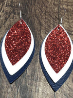 Cargar imagen en el visor de la galería, 3 Layered Sequin Olive Pattern Leather Earrings
